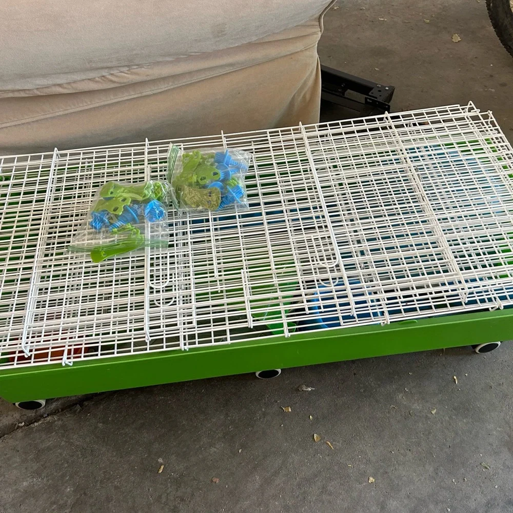 Guinea pug cage used almost Brand new